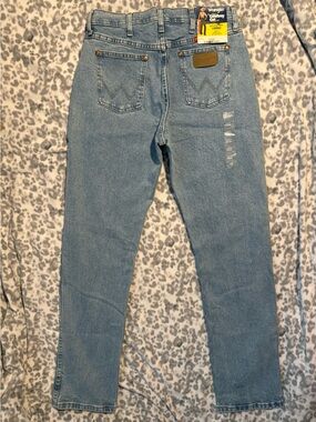 Wrangler Women’s Jeans Cowboy Cut Slim Fit Light Blue Jeans Size 9 Inseam 34”
